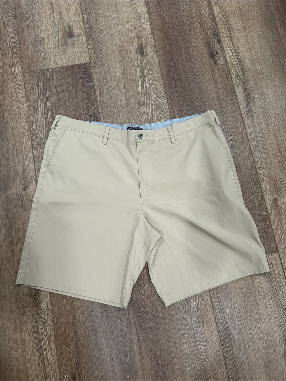 Callaway Men's Tan Flat-Front Golf Shorts